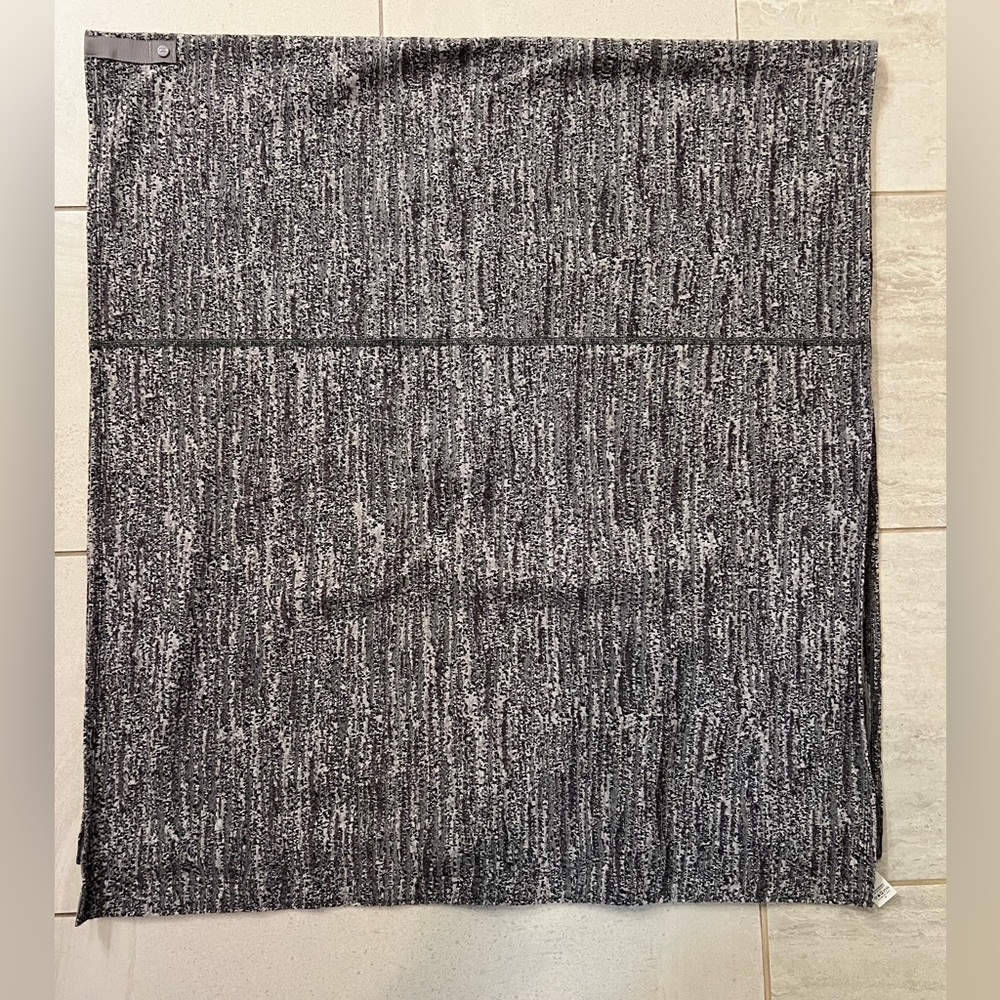 Lululemon Vinyasa Scarf - NWOT
